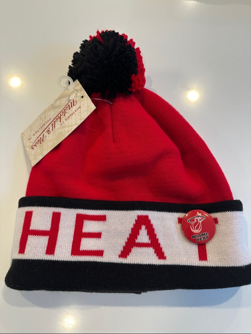 Mitchell & Ness Miami Heat NBA Vintage Block Pom Knit Beanie Red Black KK39Z NEW